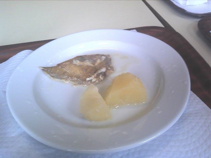 Escola do ensino básico serve comida “manifestamente insuficiente” e “mal confeccionada”